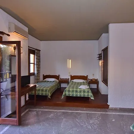 Apartahotel Lyda 3*